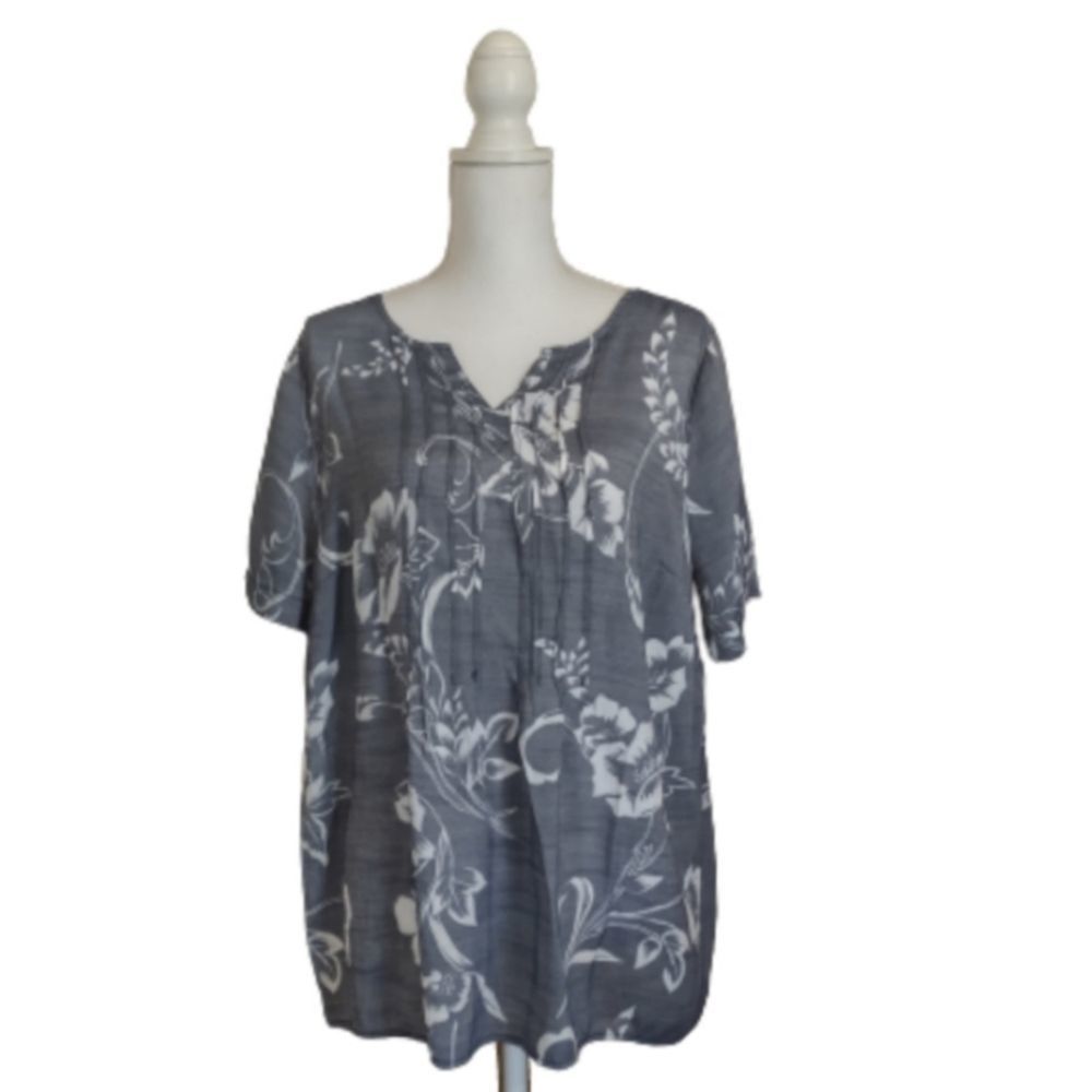 CJ Banks Gray Floral Short Sleeve Blouse Size 1X